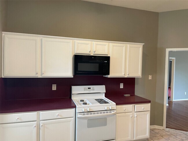 Building Photo - 2922 Russett Pl W