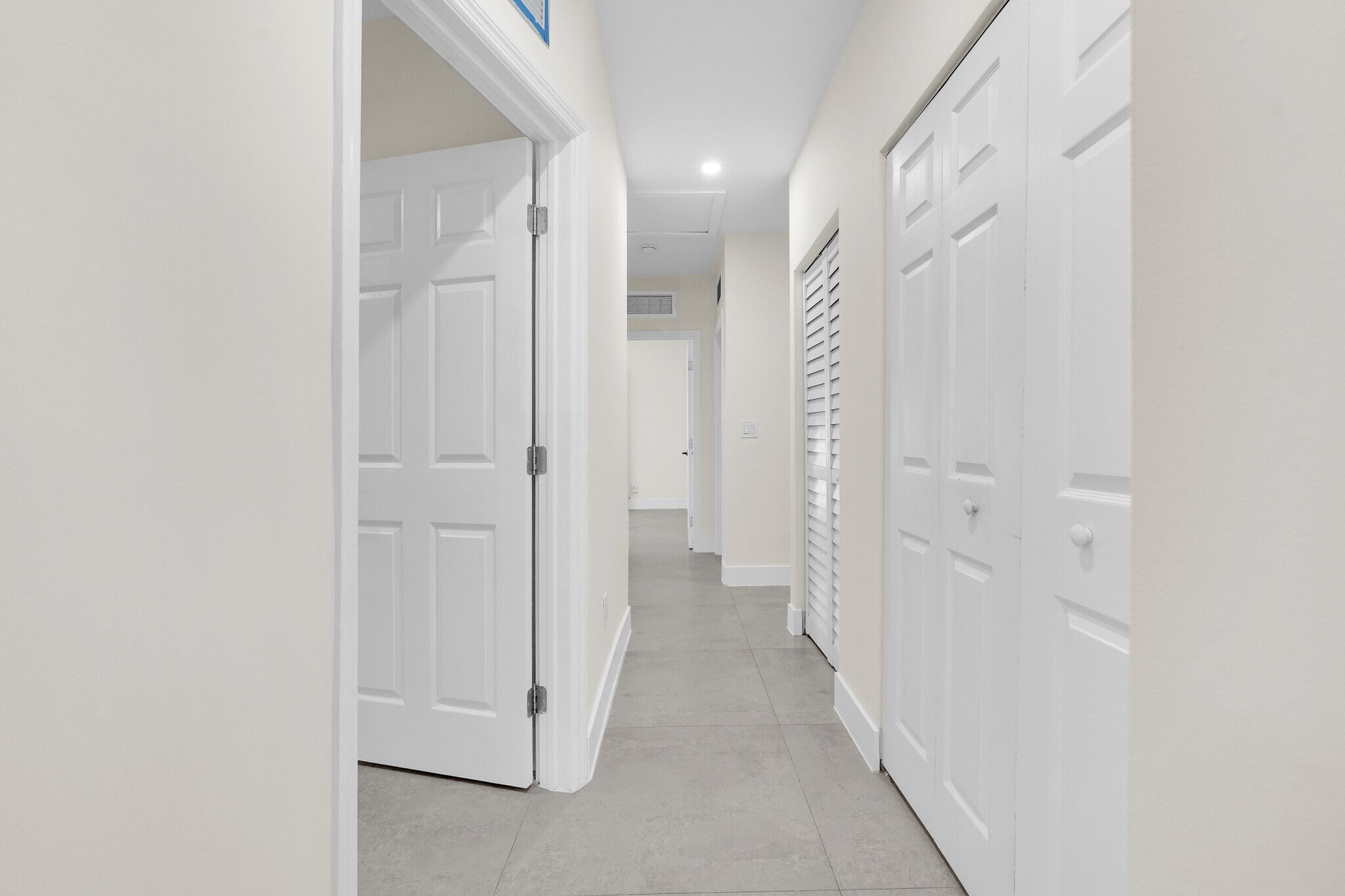 Building Photo - 52 NW 47th Ter