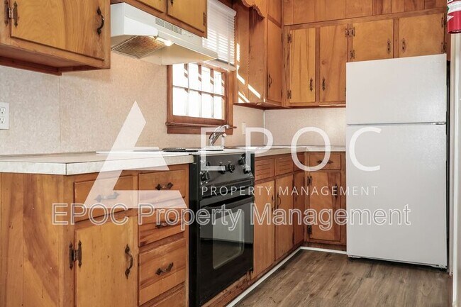 Building Photo - 1019 Cypress Dr