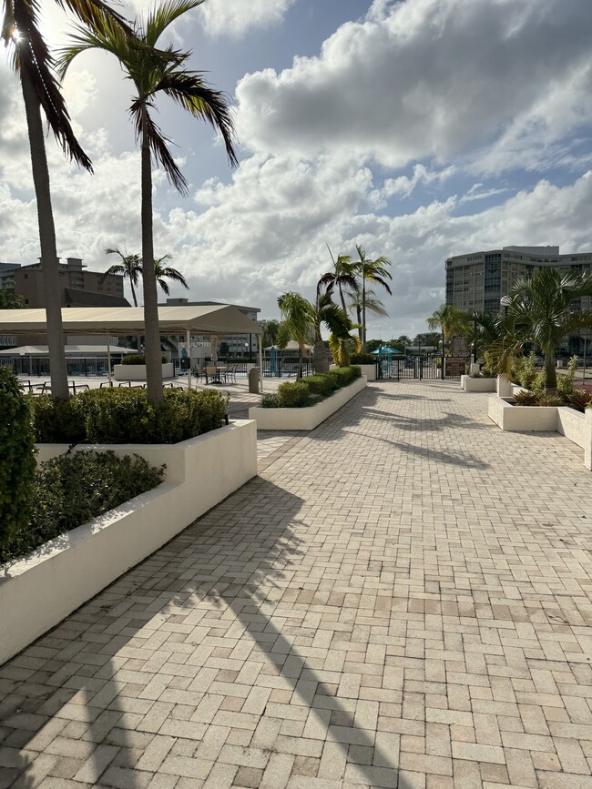 Primary Photo - 1865 S Ocean Dr