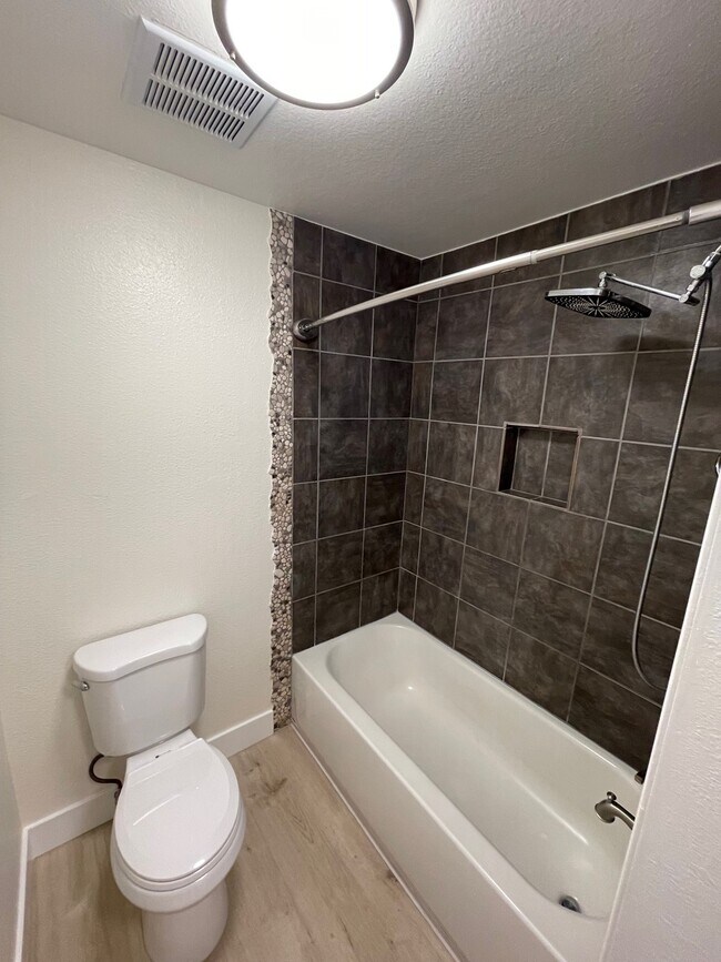 Building Photo - 6566 College Grove Dr