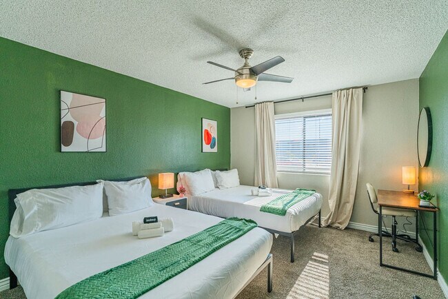 Building Photo - 8550 E McDowell Rd