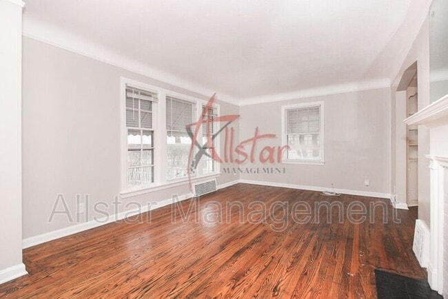 Building Photo - 3801 Woodridge Rd