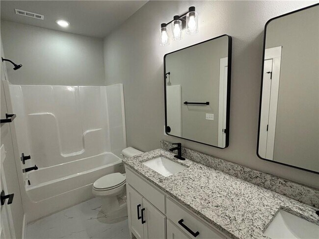 Building Photo - 7 Prestwick Ln