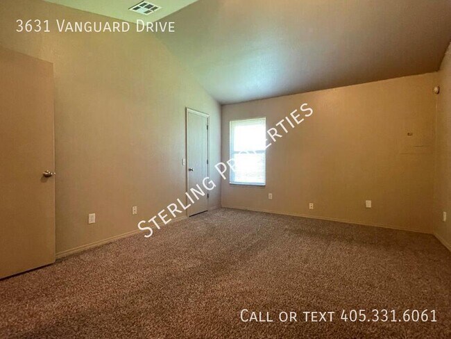 Building Photo - 3631 Vanguard Dr