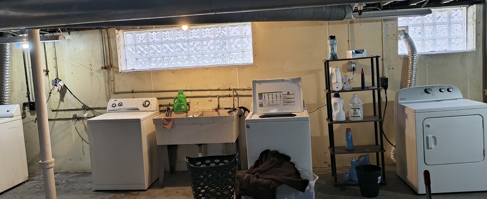 Building Photo - 4504 Beta Ave