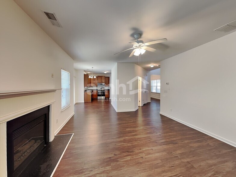 Building Photo - 4996 Amethyst Dr