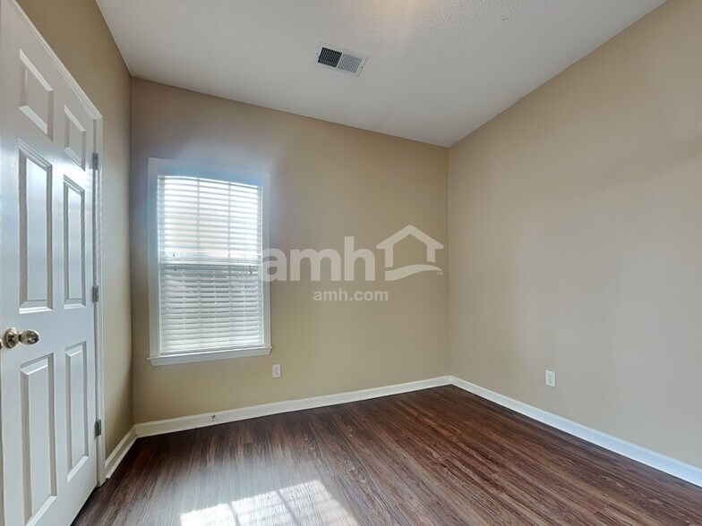 Building Photo - 10157 Breezy Ridge Cove