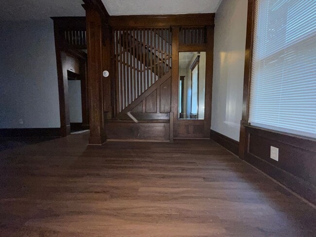 Building Photo - Large Four Bedroom Home