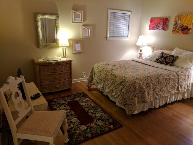 Building Photo - 1027 Cherokee Rd