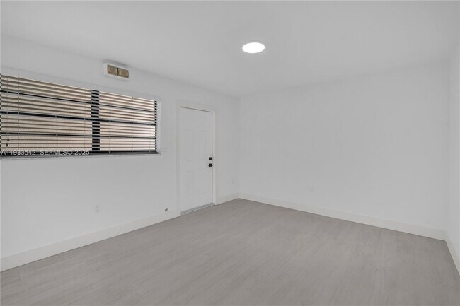 Building Photo - 3265 Virginia St