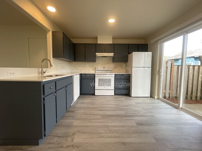 Building Photo - 6702 SE 80th Ave