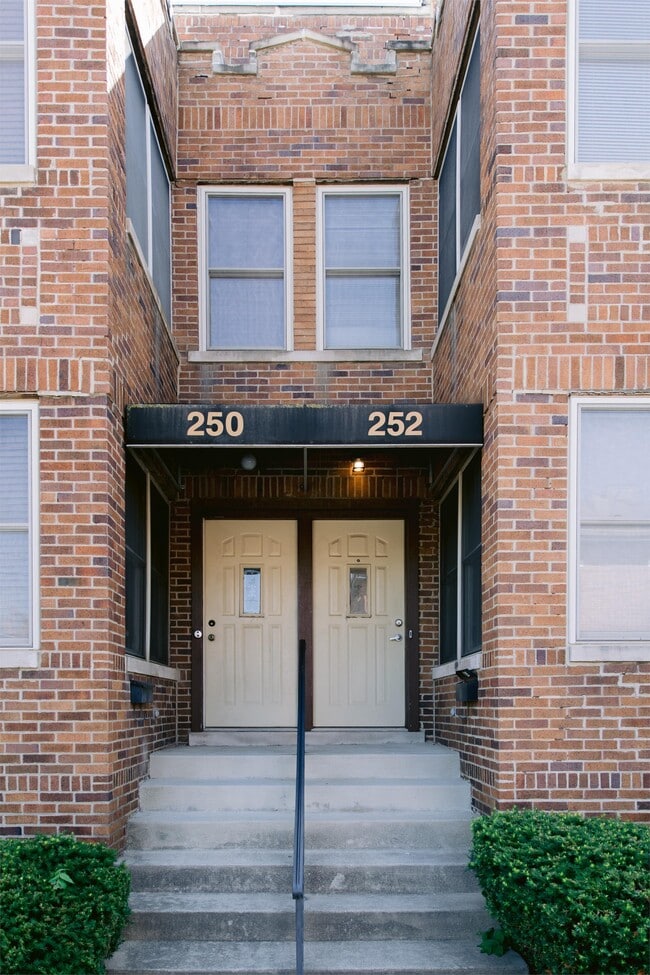 Building Photo - 252 S Washington Ave