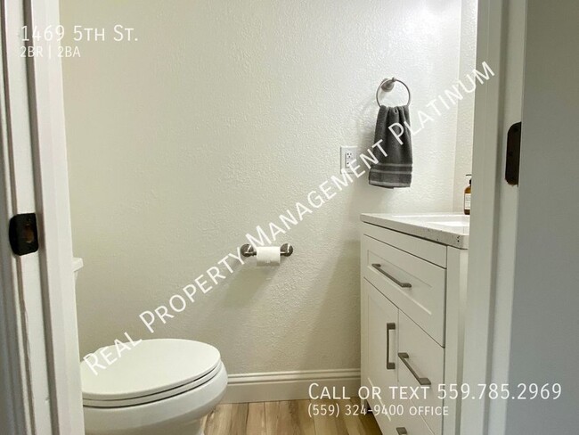 Building Photo - $1,895 Bullard & Sunnyside, Charming 2 Bed...