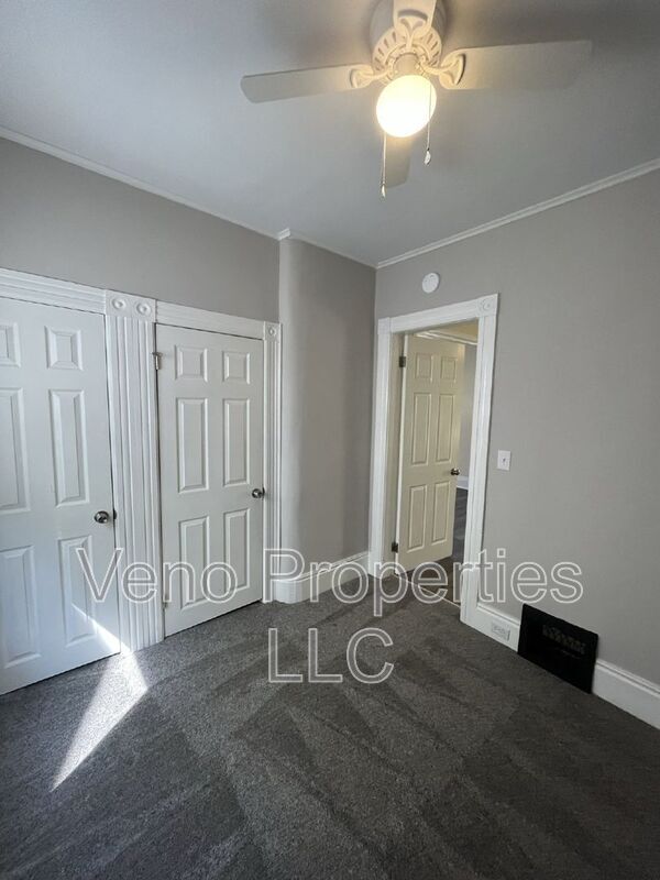 Building Photo - 25 William St