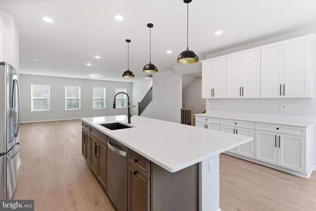 Building Photo - 4 Barton Ave