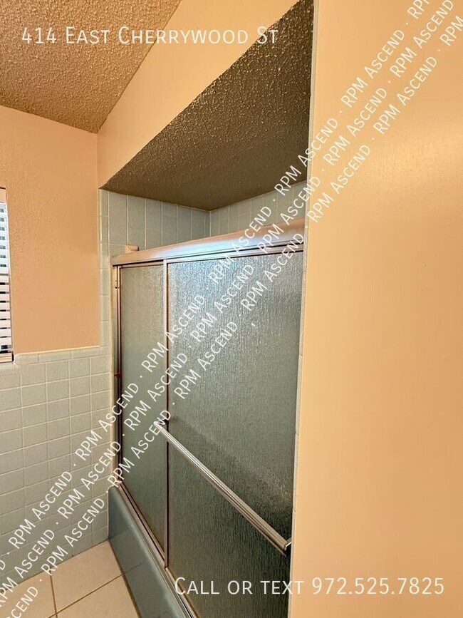 Building Photo - 414 E Cherry Wood Ln