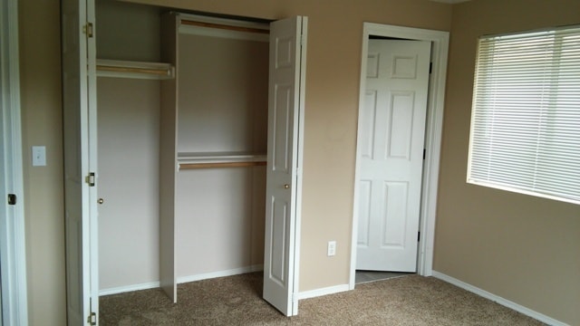 Building Photo - WOODLAND 3 BEDROOM, 3 BATH BEAUTY!