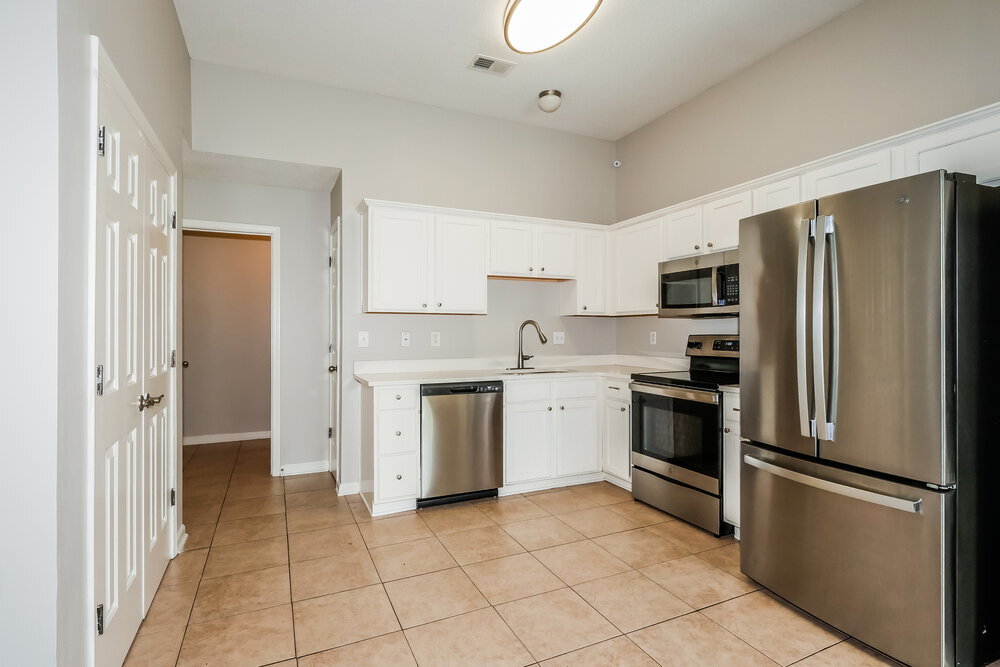 Building Photo - 8280 Dexter Ridge Cove E