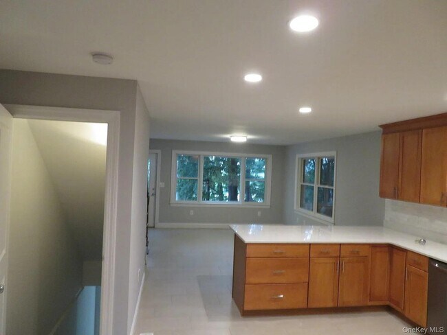 Building Photo - 47 Gibson Pl
