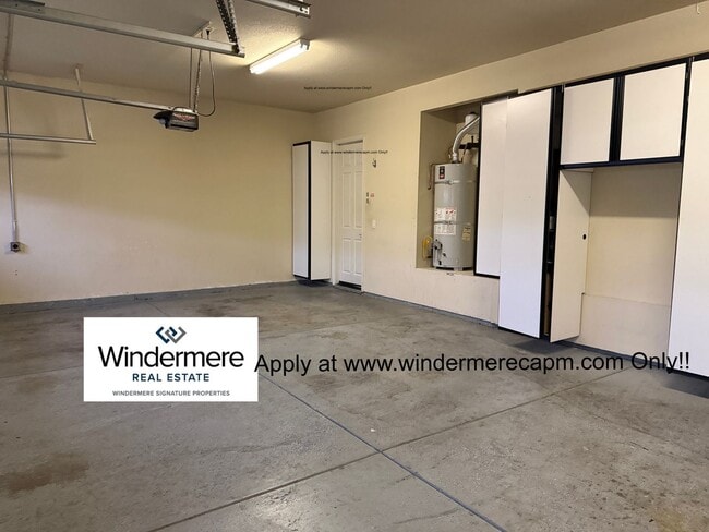 Building Photo - Welcome Home To This Well Maintained Immaculate Westlake Gated Community HOME!