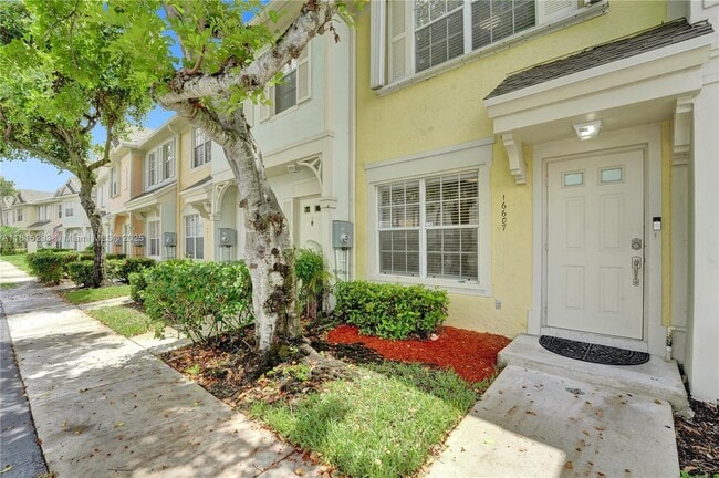 Building Photo - 16607 Hemingway Dr