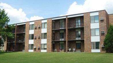 Building Photo - Arrowhead Apartments