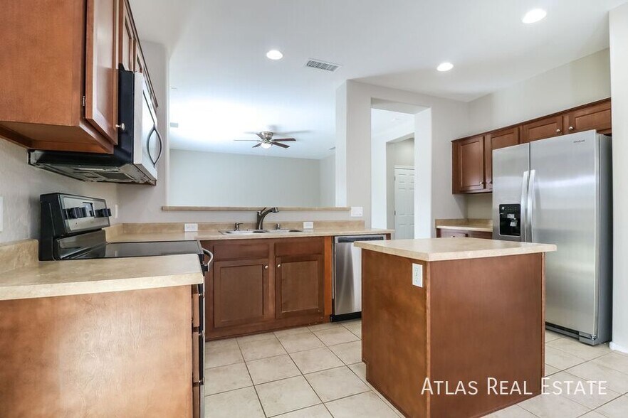 Building Photo - 13771 W Mauna Loa Ln