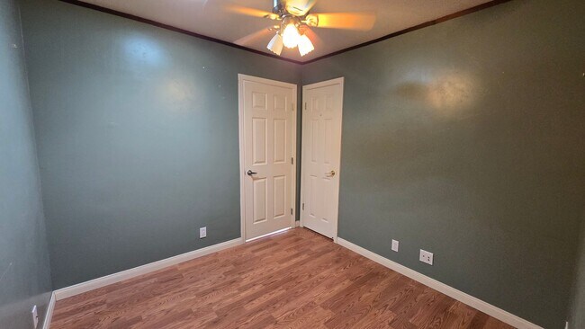 Building Photo - 10315 Cheyenne Dr