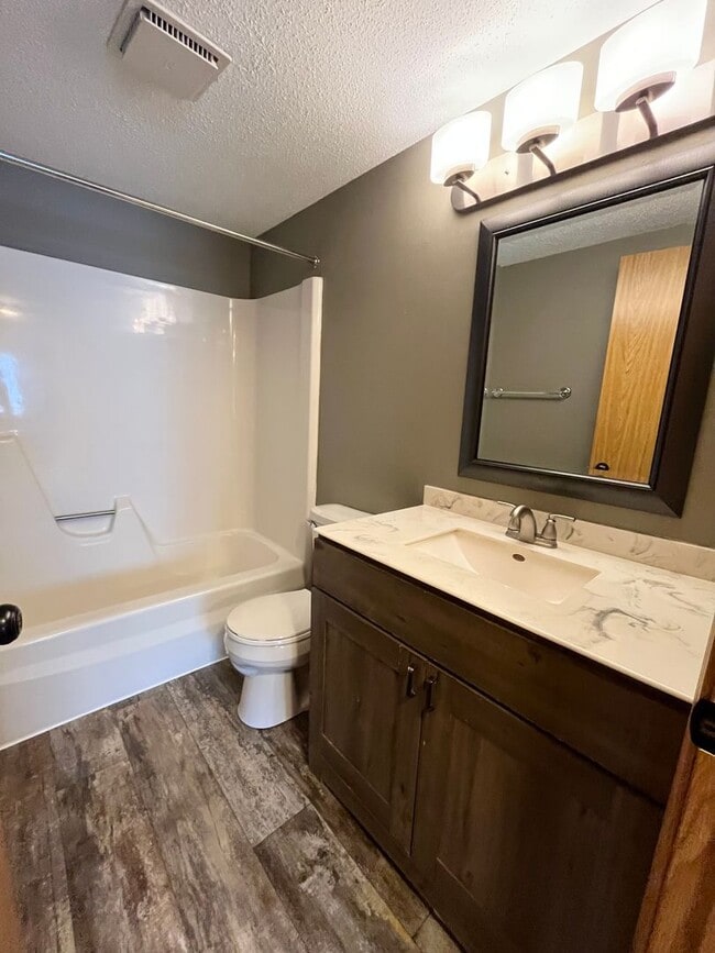 Building Photo - 2 Bed/2 Bath Townhome For Rent in South Sioux Falls!!