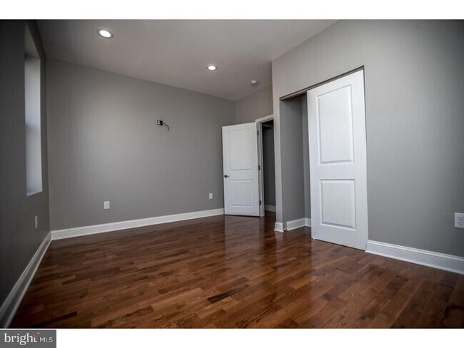 Building Photo - 1512 S 18th St