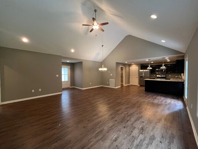 Building Photo - 3BR 2BA home in Greystone subdivision