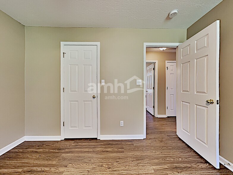 Building Photo - 6625 Carina Ln