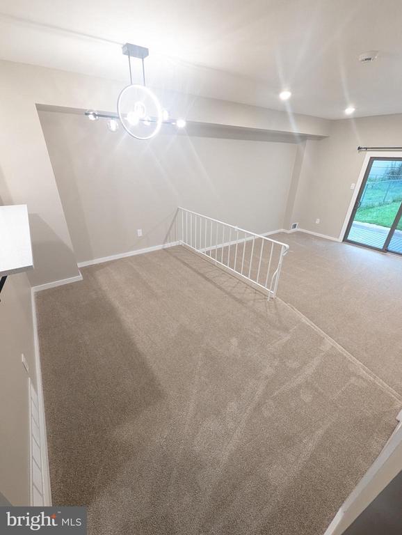 Building Photo - 988 Beechwood Pl