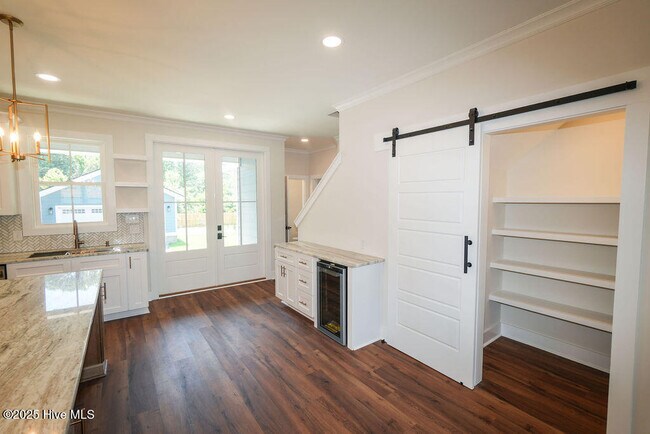 Building Photo - 476 Yadkin Rd