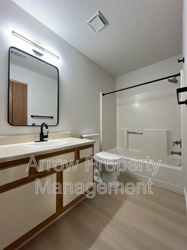 Building Photo - 2344 N 44th St