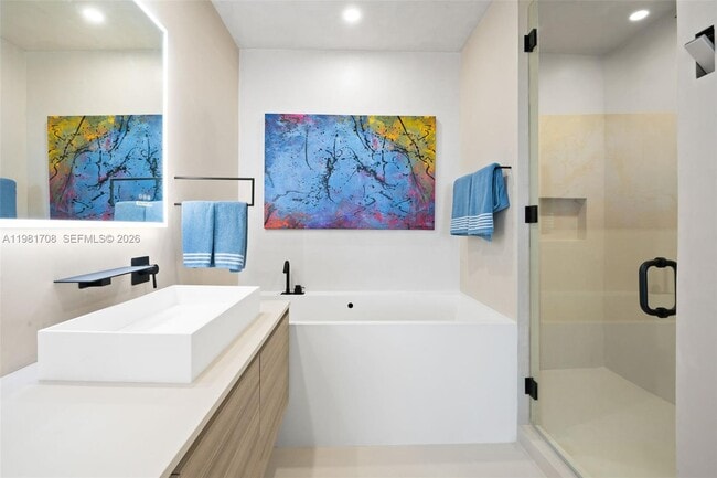 Building Photo - 121 NE 34th St