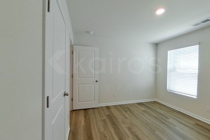 Building Photo - 106 Overstreet Way