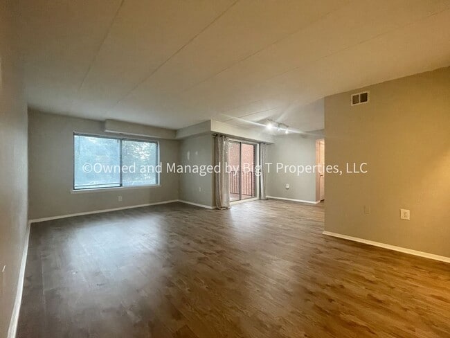 Building Photo - 1 bd 1ba in Leesburg, VA overlooking golf course