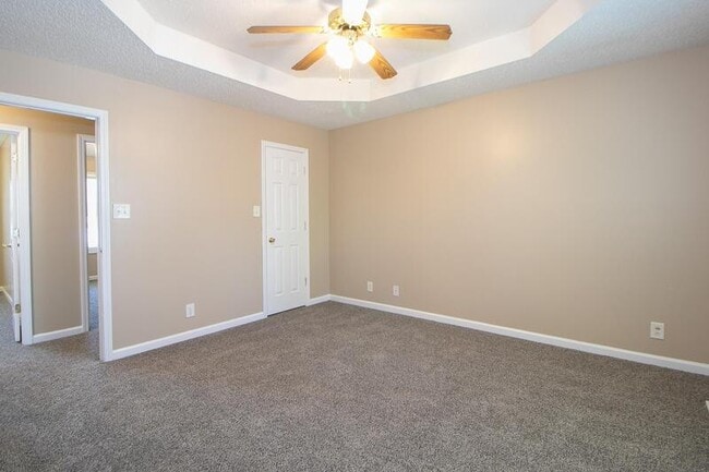 Building Photo - 101 Monarch Ln