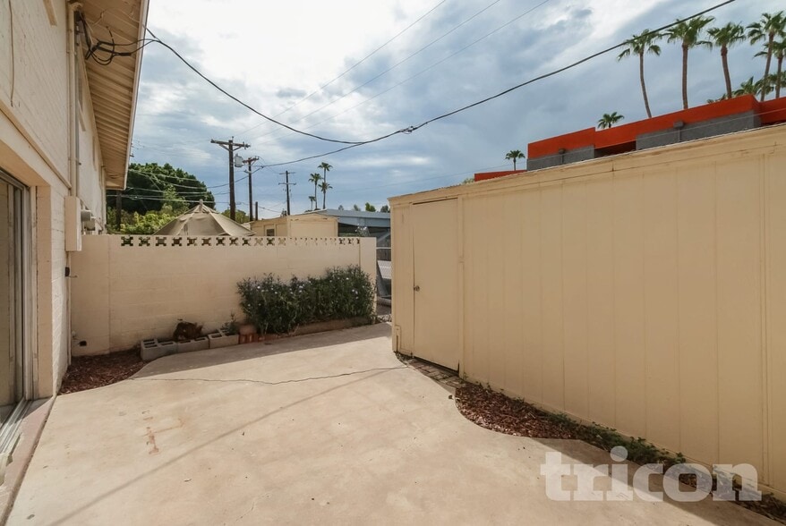 Building Photo - 5025 S Mill Ave