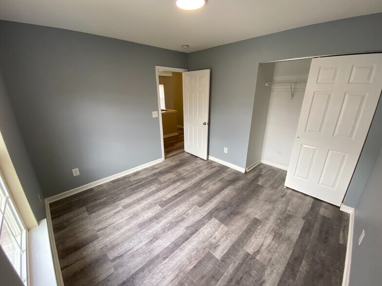 Building Photo - Room in House on Meryton Park Way