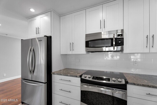 Building Photo - 2542 W Nopal Ave