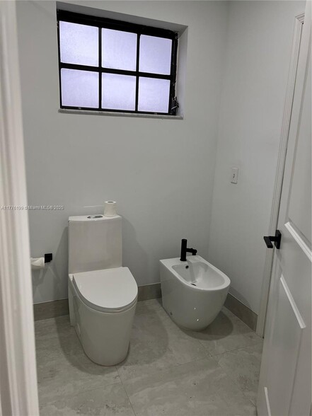 Building Photo - 8321 NW 167th Ter