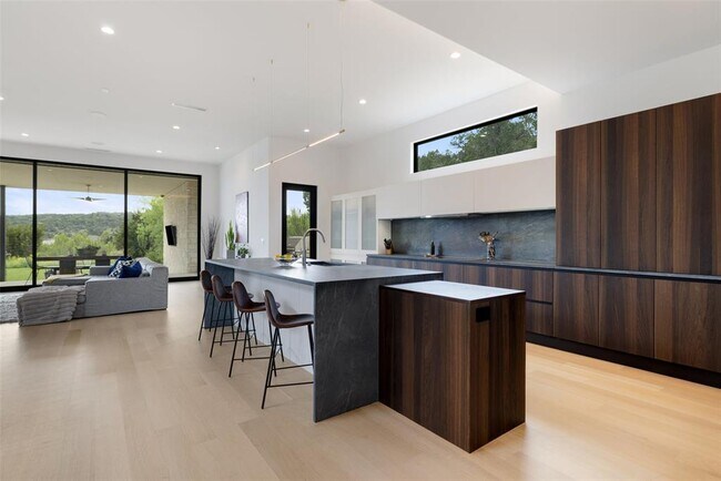 Building Photo - 4202 Serene Hills Dr