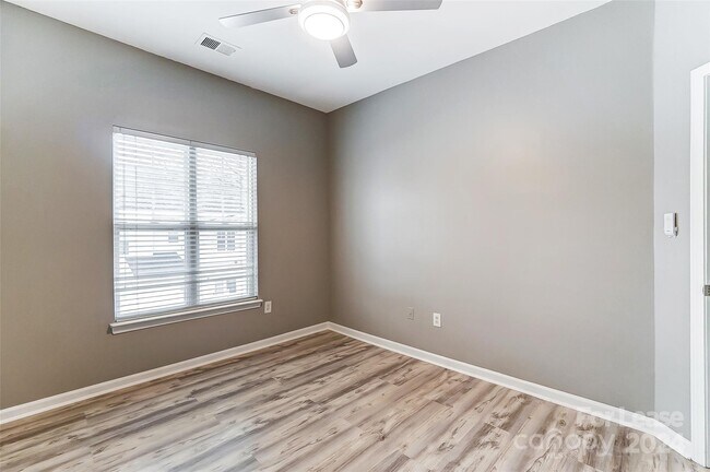 Building Photo - 6429 Mallard View Ln