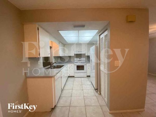 Building Photo - 798 Chevy Chase St NW