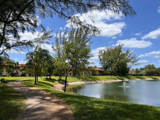 Building Photo - 21890 Lake Forest Cir