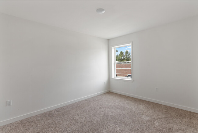 Building Photo - 24 Jersey Way