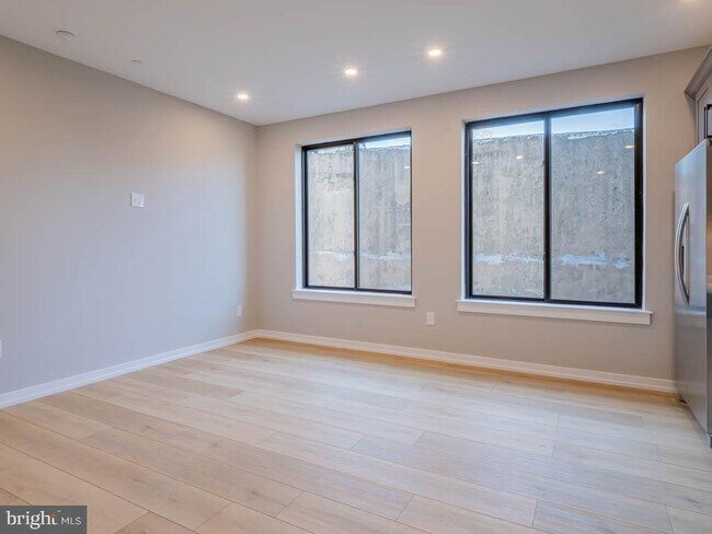 Building Photo - 769 S 10th St